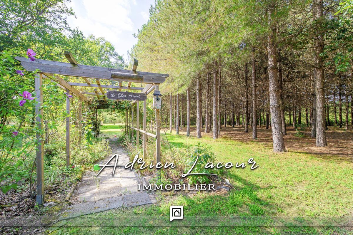 LASSAY-SUR-CROISNE Maison Lassay Sur Croisne 8 pièce(s) 180 m2 16