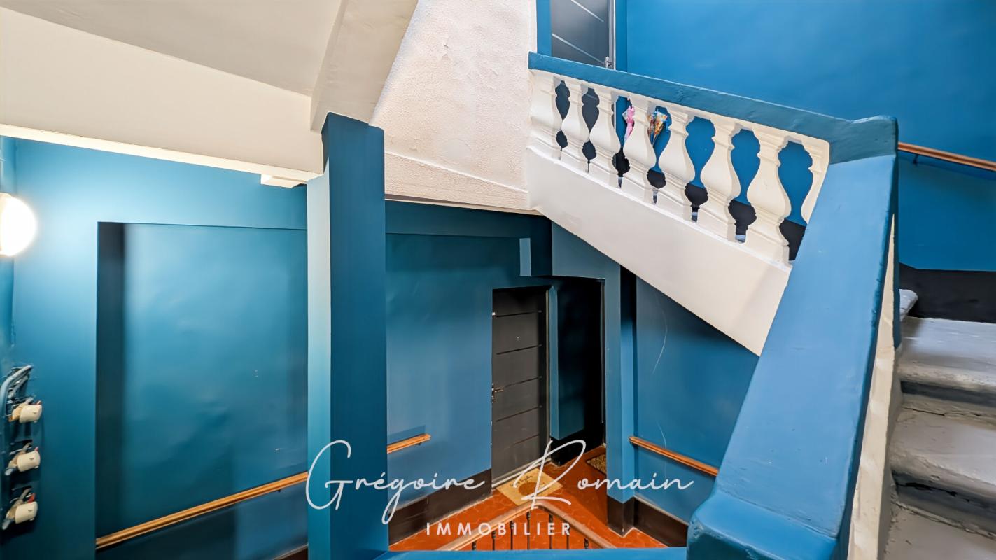 SAINT-CHAMAS Immeuble Saint Chamas 15 pièce(s) 314 m2 2