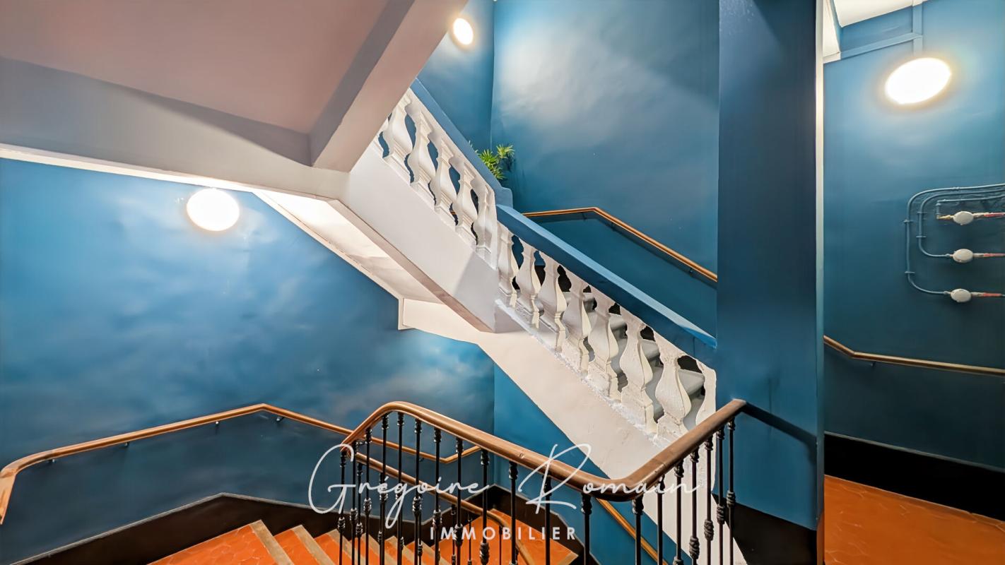 SAINT-CHAMAS Immeuble Saint Chamas 15 pièce(s) 314 m2 3