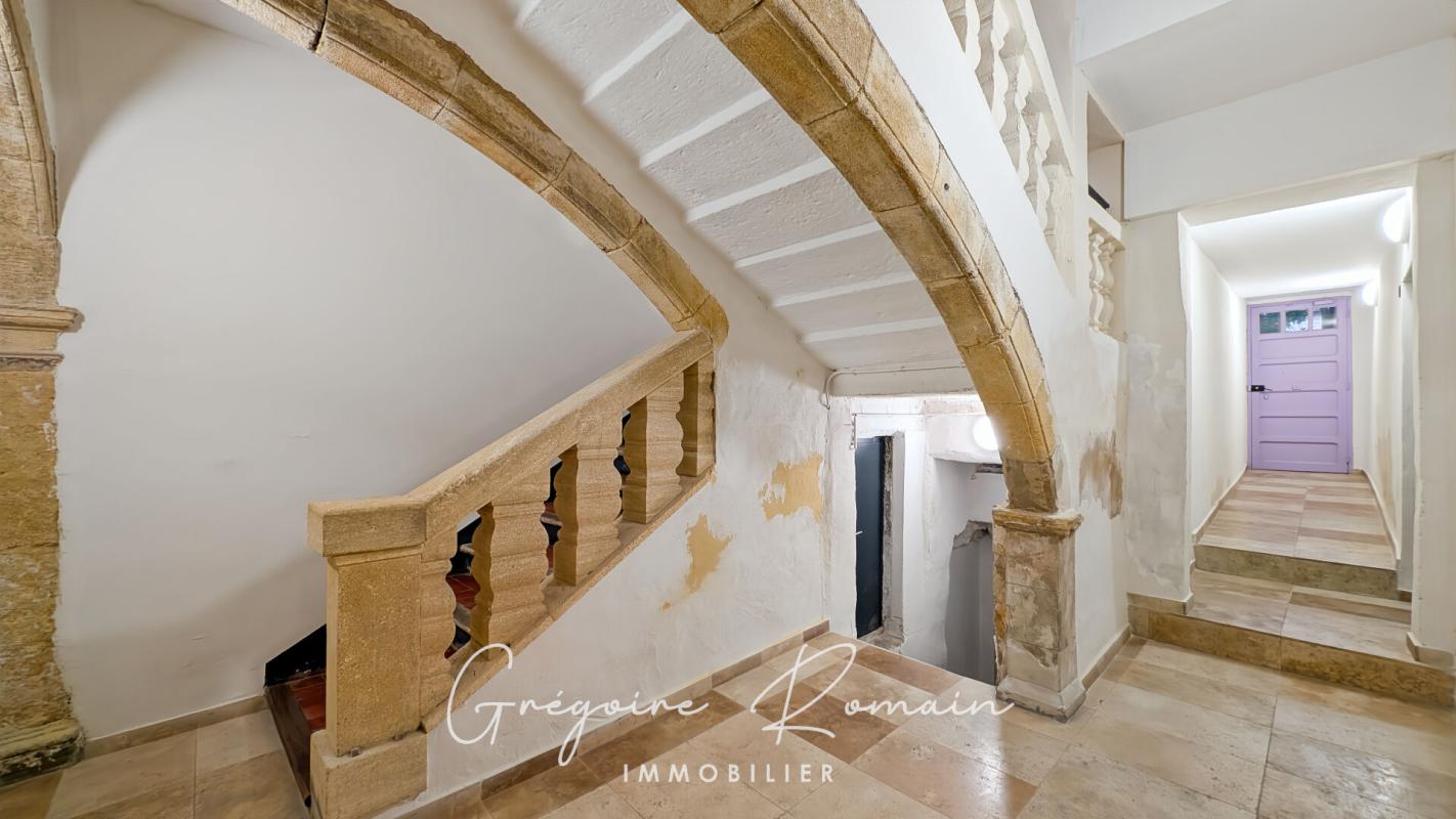 SAINT-CHAMAS Immeuble Saint Chamas 15 pièce(s) 314 m2 3