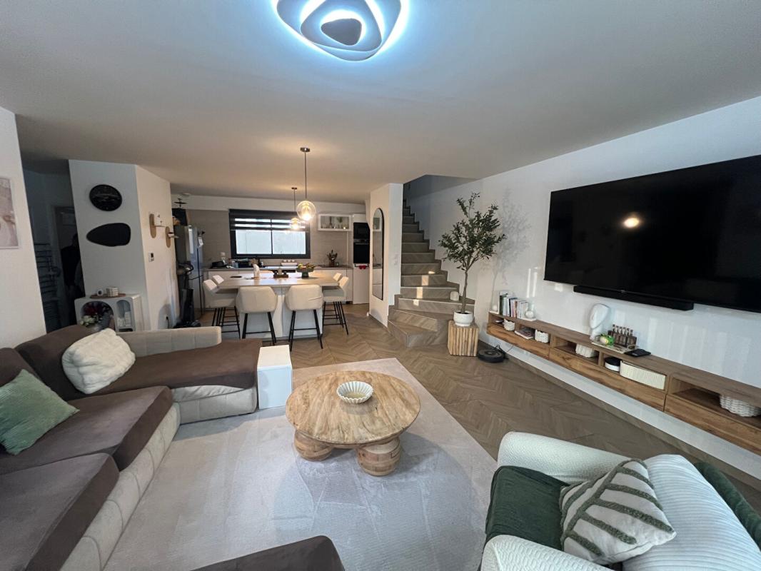 GUILHERAND-GRANGES Maison 4 pièce(s) 96 m2, garage 1