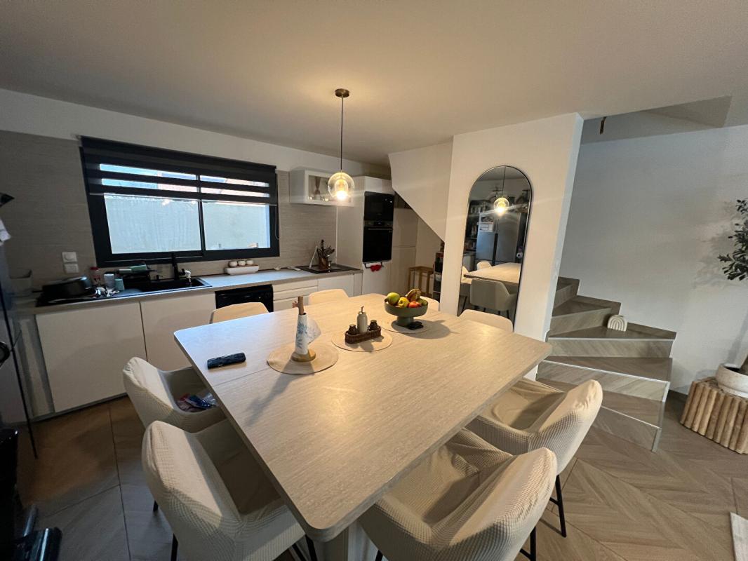 GUILHERAND-GRANGES Maison 4 pièce(s) 96 m2, garage 5