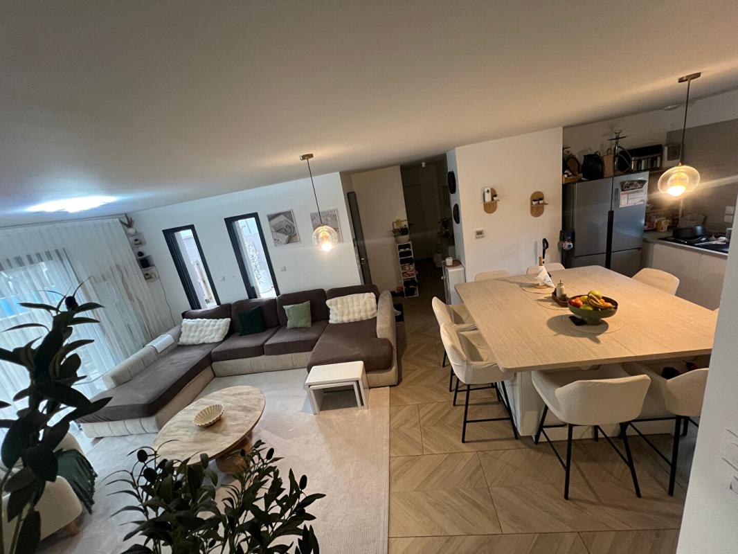 GUILHERAND-GRANGES Maison 4 pièce(s) 96 m2, garage 6