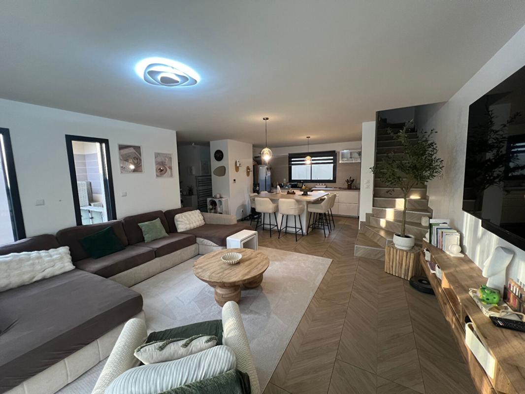 GUILHERAND-GRANGES Maison 4 pièce(s) 96 m2, garage 7