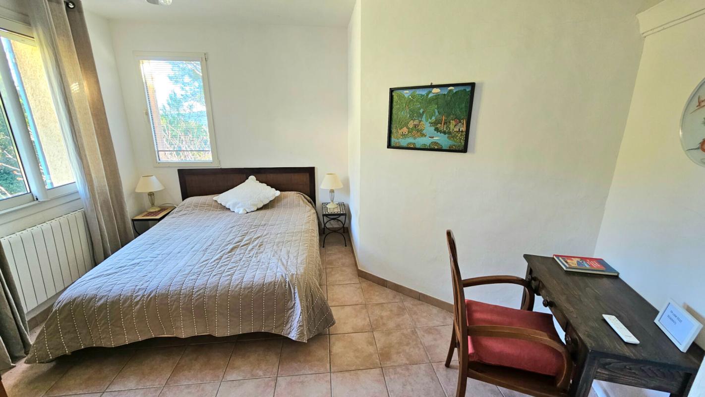 FIGANIERES Villa de plus de 200 m2 avec 3 gîtes indépendants 11