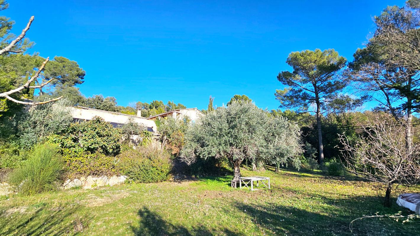 FIGANIERES Villa de plus de 200 m2 avec 3 gîtes indépendants 14