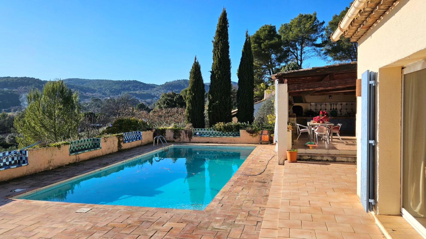 FIGANIERES Villa de plus de 200 m2 avec 3 gîtes indépendants 2