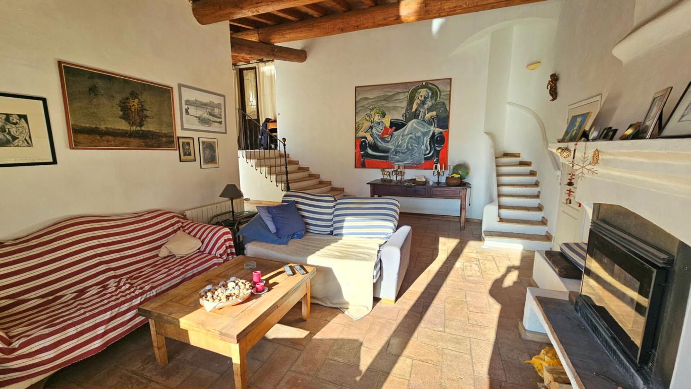 FIGANIERES Villa de plus de 200 m2 avec 3 gîtes indépendants 4