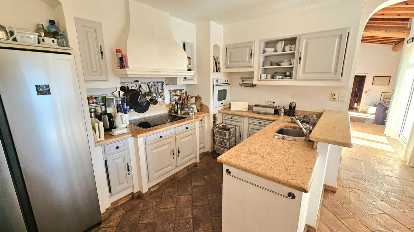 FIGANIERES Villa de plus de 200 m2 avec 3 gîtes indépendants 6