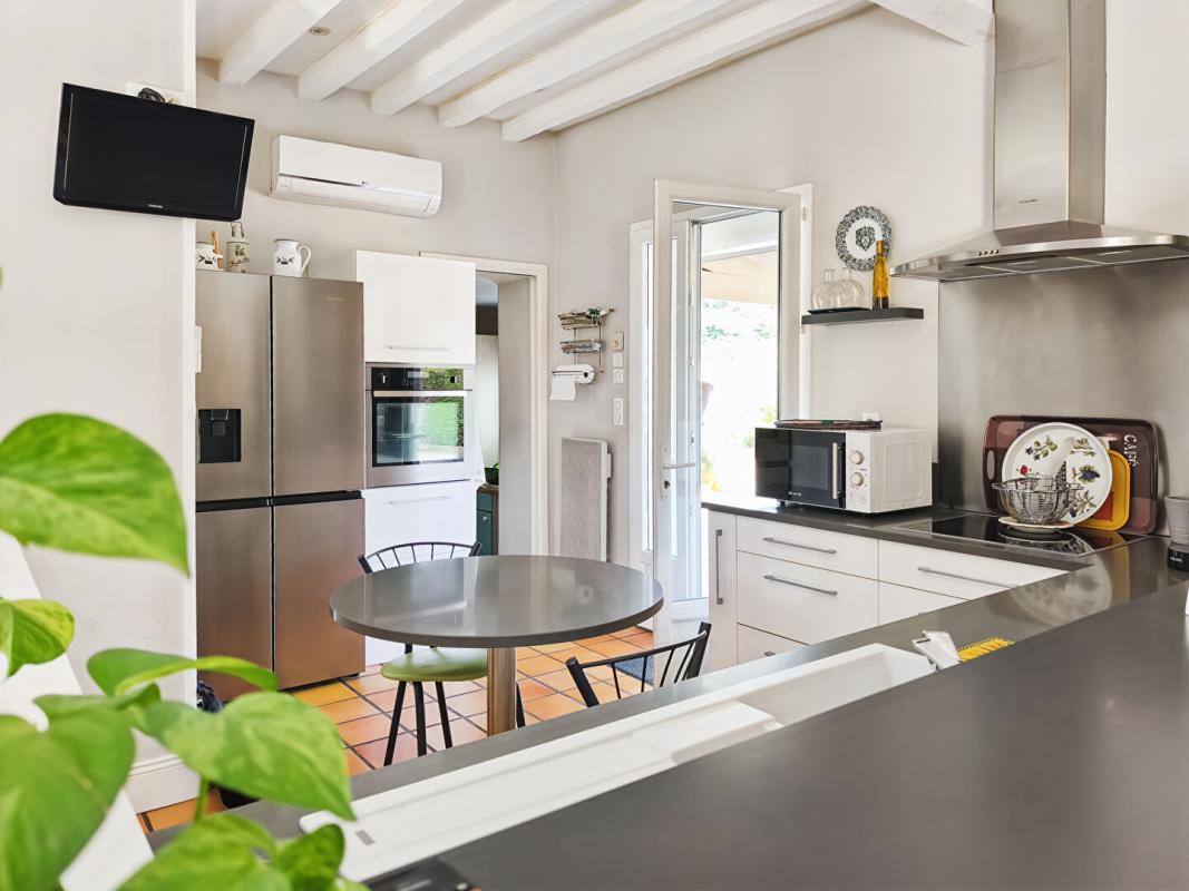 SARLIAC-SUR-L'ISLE Confortable maison contemporaine au calme, 4 chambres, séjour double avec cheminée, beau parc paysagé 10