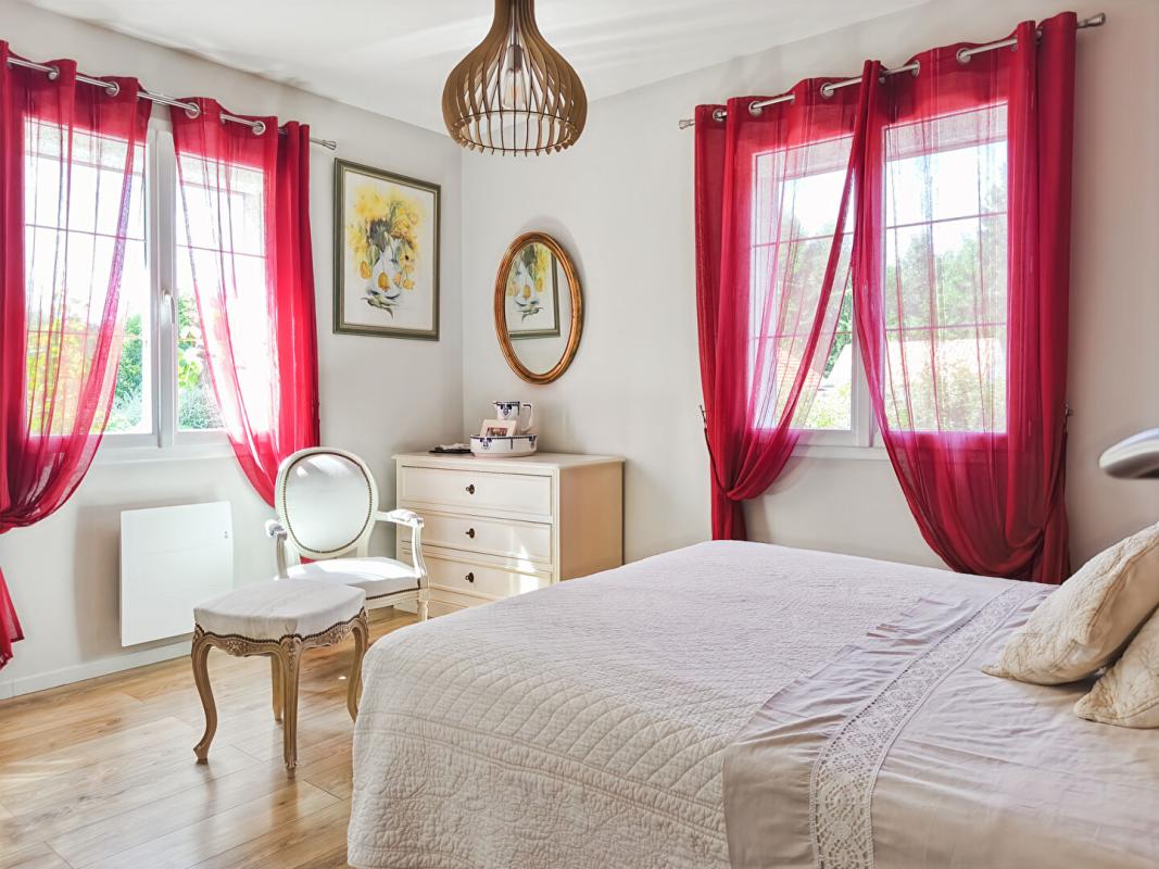 SARLIAC-SUR-L'ISLE Confortable maison contemporaine au calme, 4 chambres, séjour double avec cheminée, beau parc paysagé 11