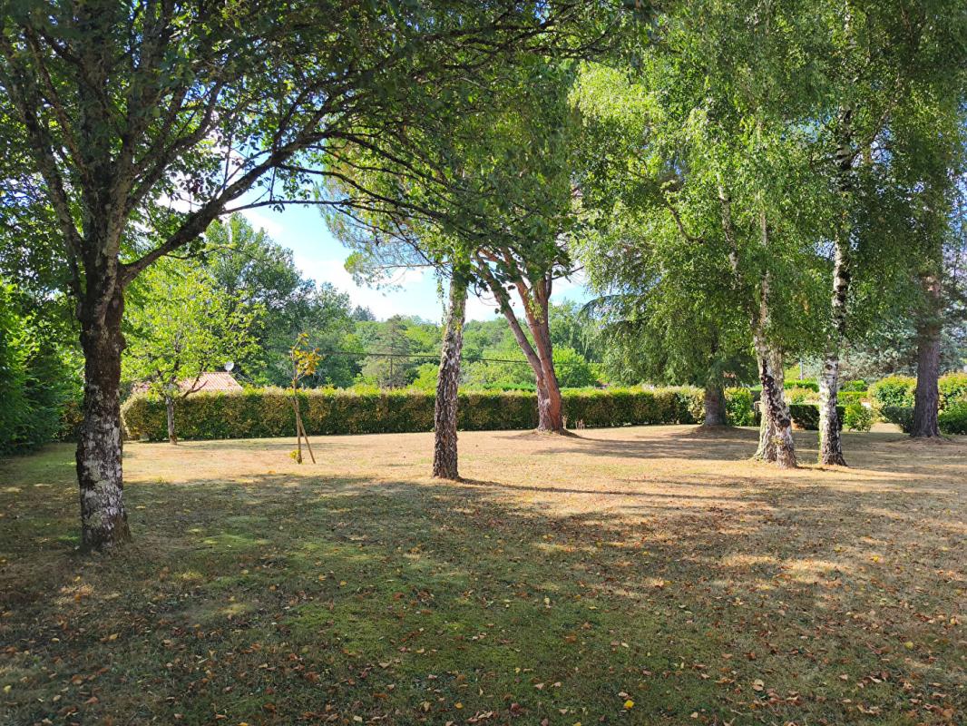 SARLIAC-SUR-L'ISLE Confortable maison contemporaine au calme, 4 chambres, séjour double avec cheminée, beau parc paysagé 16