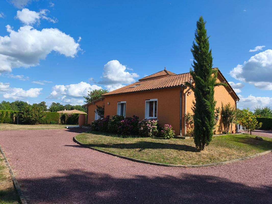 SARLIAC-SUR-L'ISLE Confortable maison contemporaine au calme, 4 chambres, séjour double avec cheminée, beau parc paysagé 4