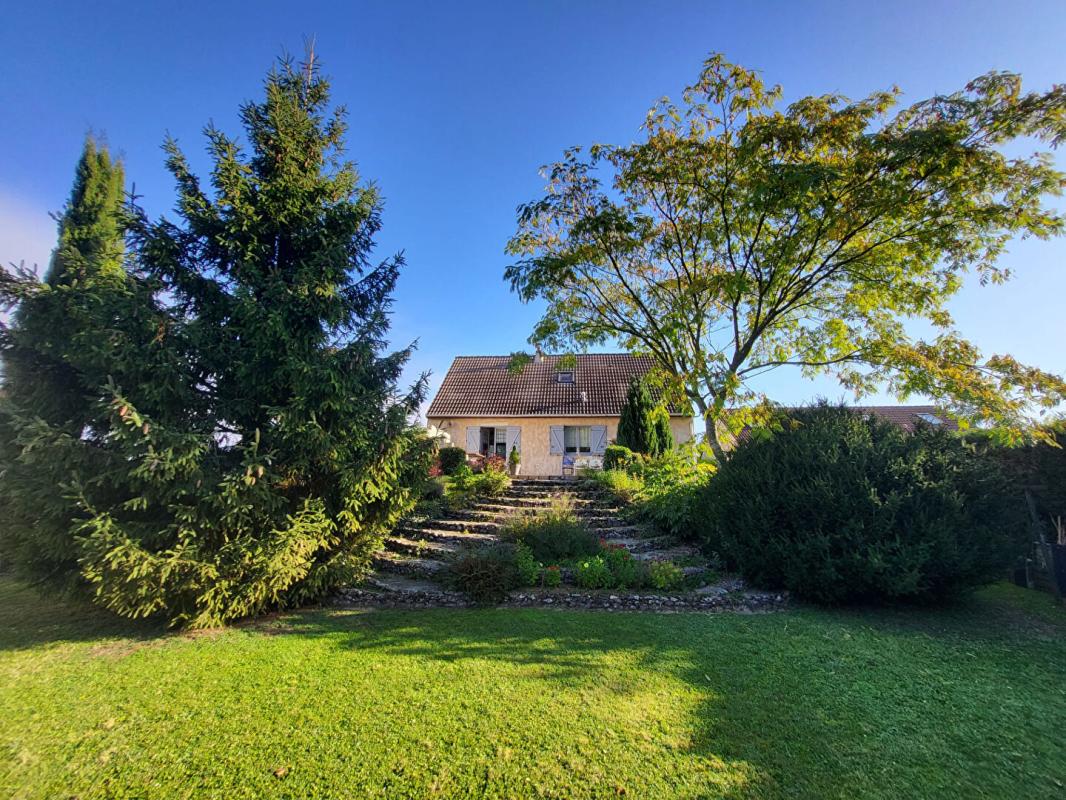 SERMAISES Maison Sermaises 6 pièce(s) 113.7 m2 18