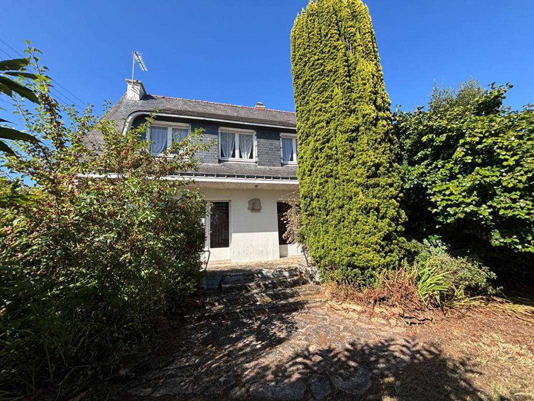 ARZON Bilgroix! Propriété à rénover avec jardin arboré 16