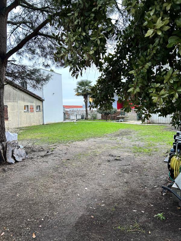 EYSINES Terrain Eysines 350 m2 2