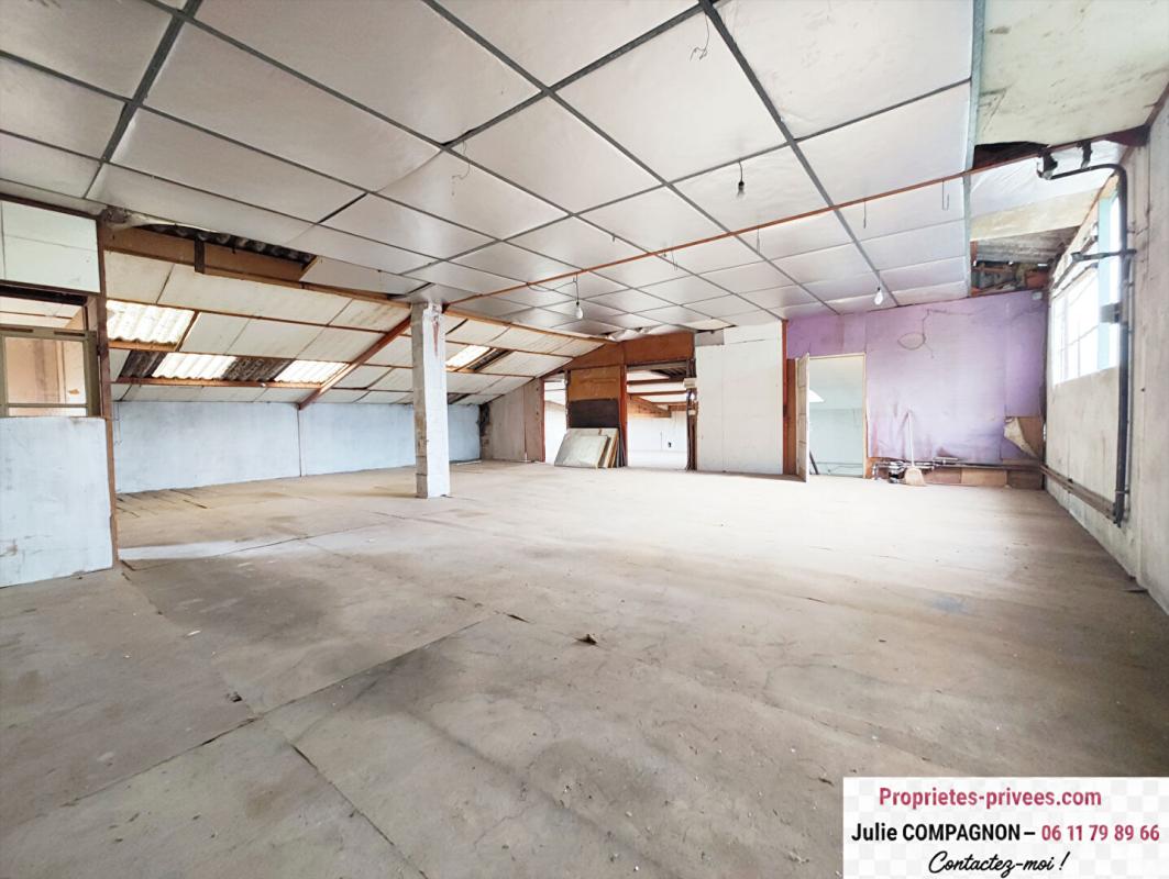 VARADES Terrain avec grand atelier 400 m² bureau, garage et grenier 16