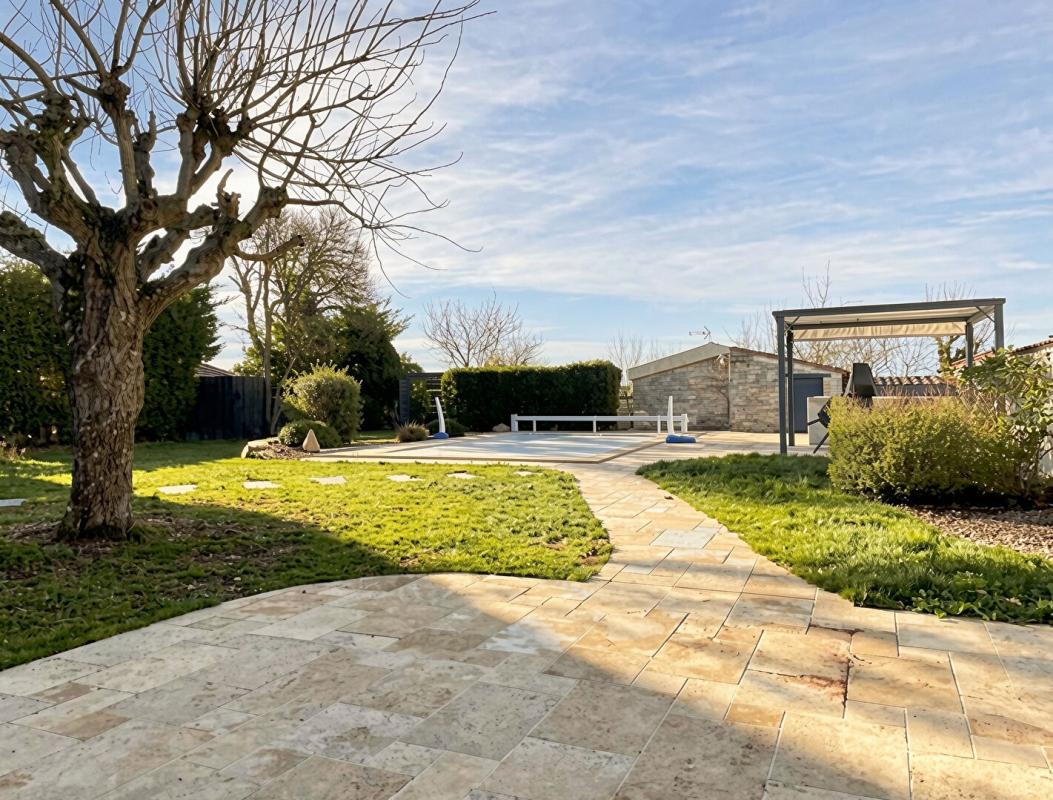 BENON Charentaise d'exception - 260 m² de charme, volumes et caractère 16