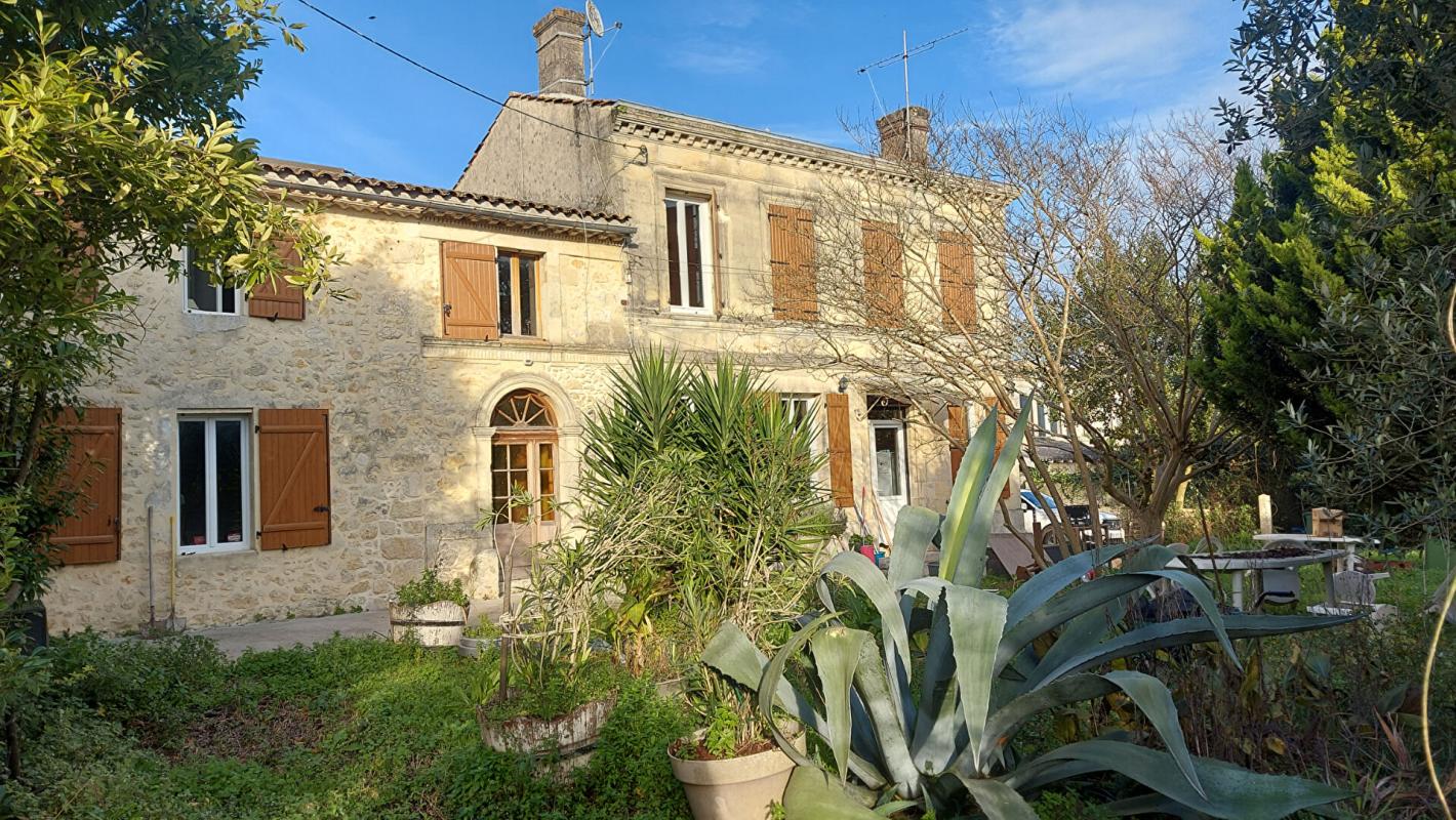 SAINT-SAUVEUR belle propriété de charme en pierres proche Pauillac 10 pièce(s) 299 m2 1