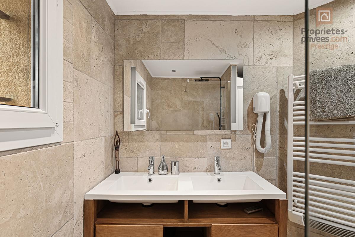 SAINT-PAUL-EN-FORET Superbe propriété de charme à Saint-Paul-en-Forêt avec dépendance et prestations haut de gamme 11