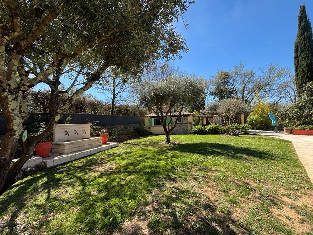 SAINT-PAUL-EN-FORET Superbe propriété de charme à Saint-Paul-en-Forêt avec dépendance et prestations haut de gamme 16