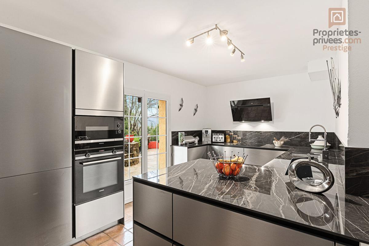 SAINT-PAUL-EN-FORET Superbe propriété de charme à Saint-Paul-en-Forêt avec dépendance et prestations haut de gamme 6