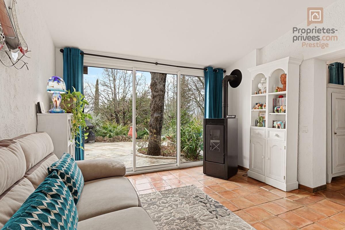 SAINT-PAUL-EN-FORET Superbe propriété de charme à Saint-Paul-en-Forêt avec dépendance et prestations haut de gamme 7