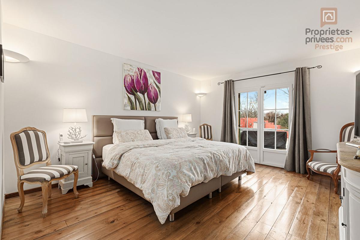 SAINT-PAUL-EN-FORET Superbe propriété de charme à Saint-Paul-en-Forêt avec dépendance et prestations haut de gamme 9