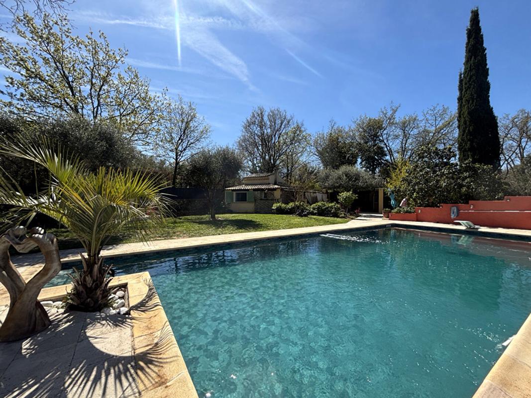 SAINT-PAUL-EN-FORET Superbe propriété de charme à Saint-Paul-en-Forêt avec dépendance et prestations haut de gamme 16