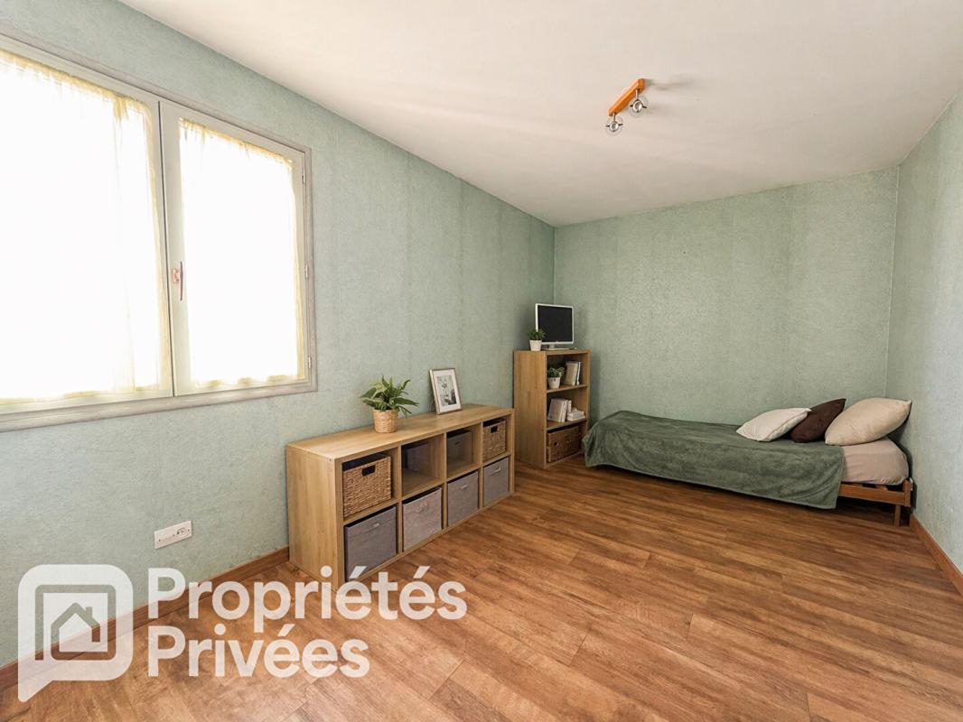 GEX Gex - Entrepôt, Garages et Maison + stockage dans zone commerciale 11