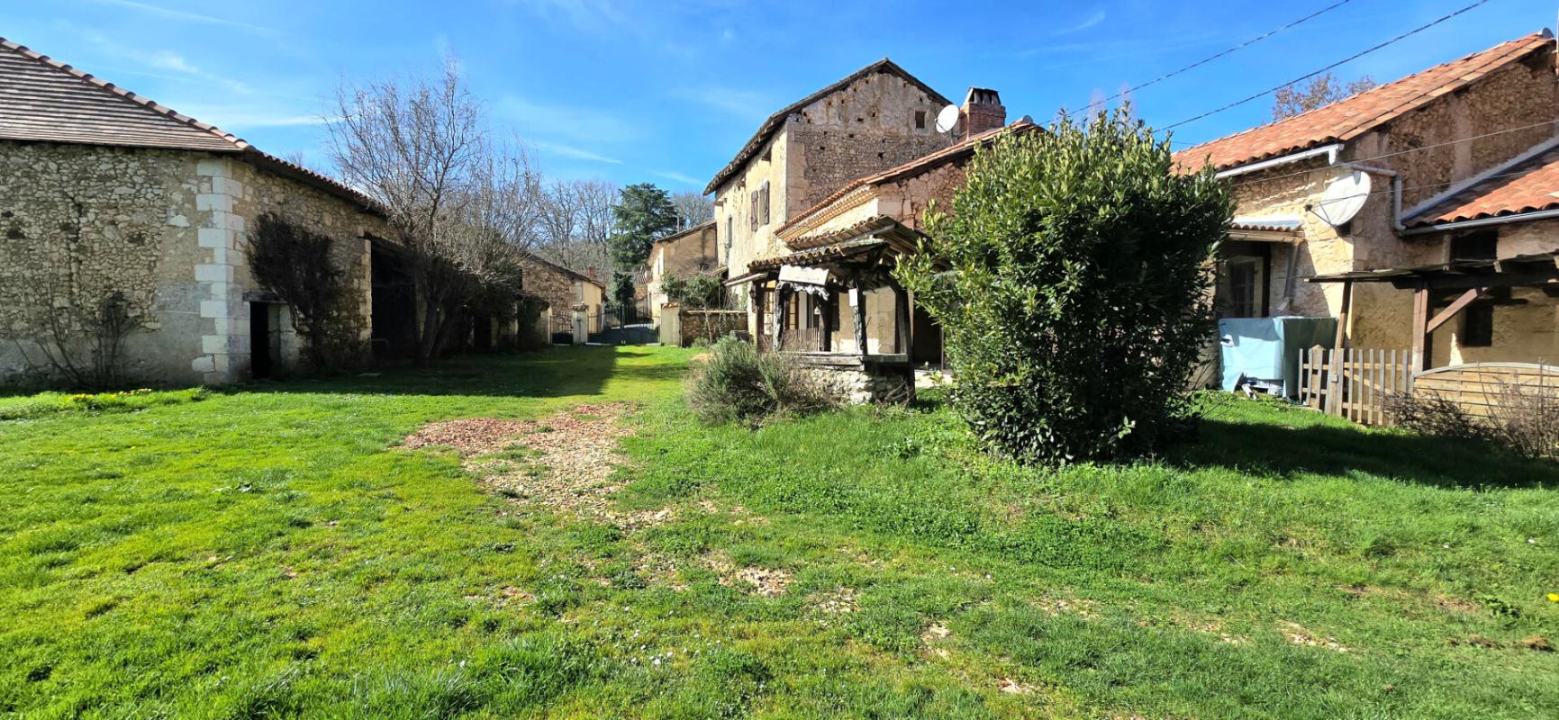 MUSSIDAN Maison avec gite et dépendance 17