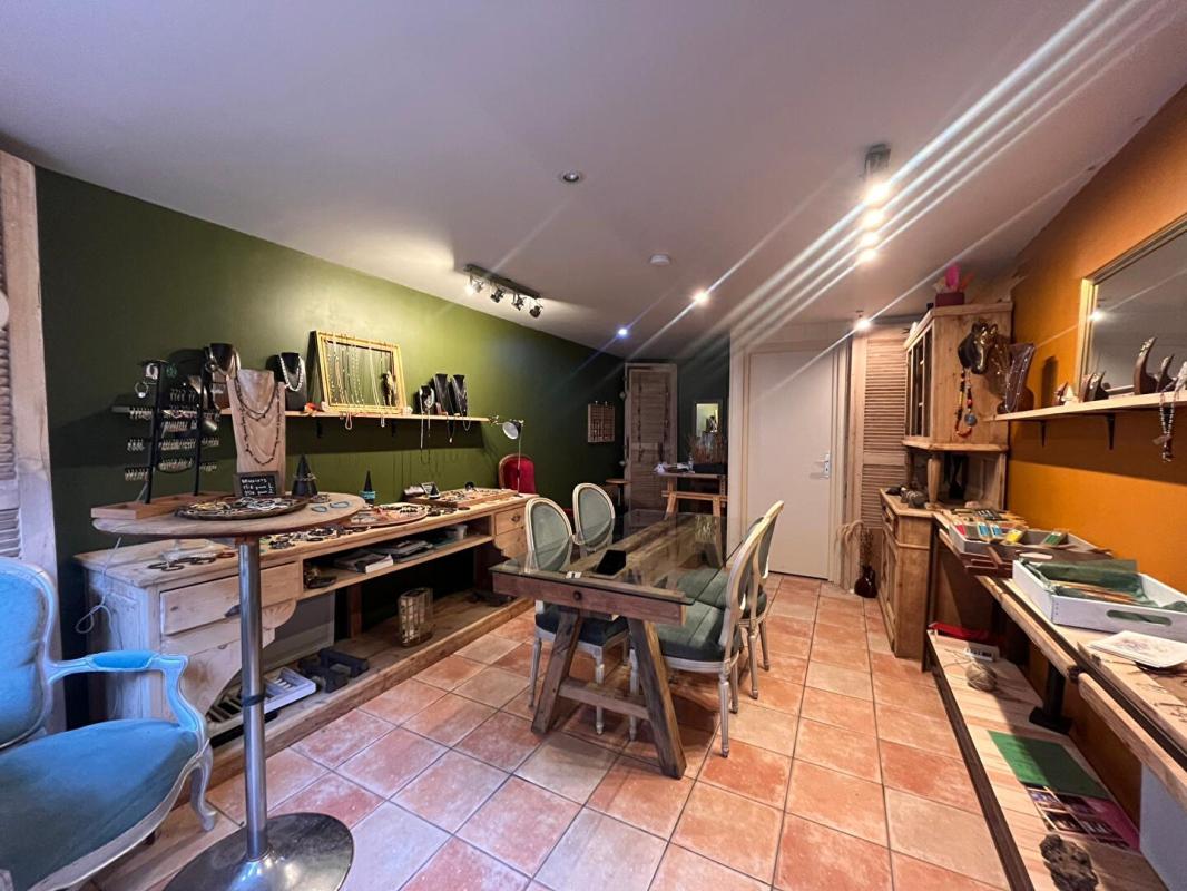 LE BOIS-D'OINGT VAL D OINGT - MURS LIBRES, LOCAL COMMERCIAL 25 m² 2