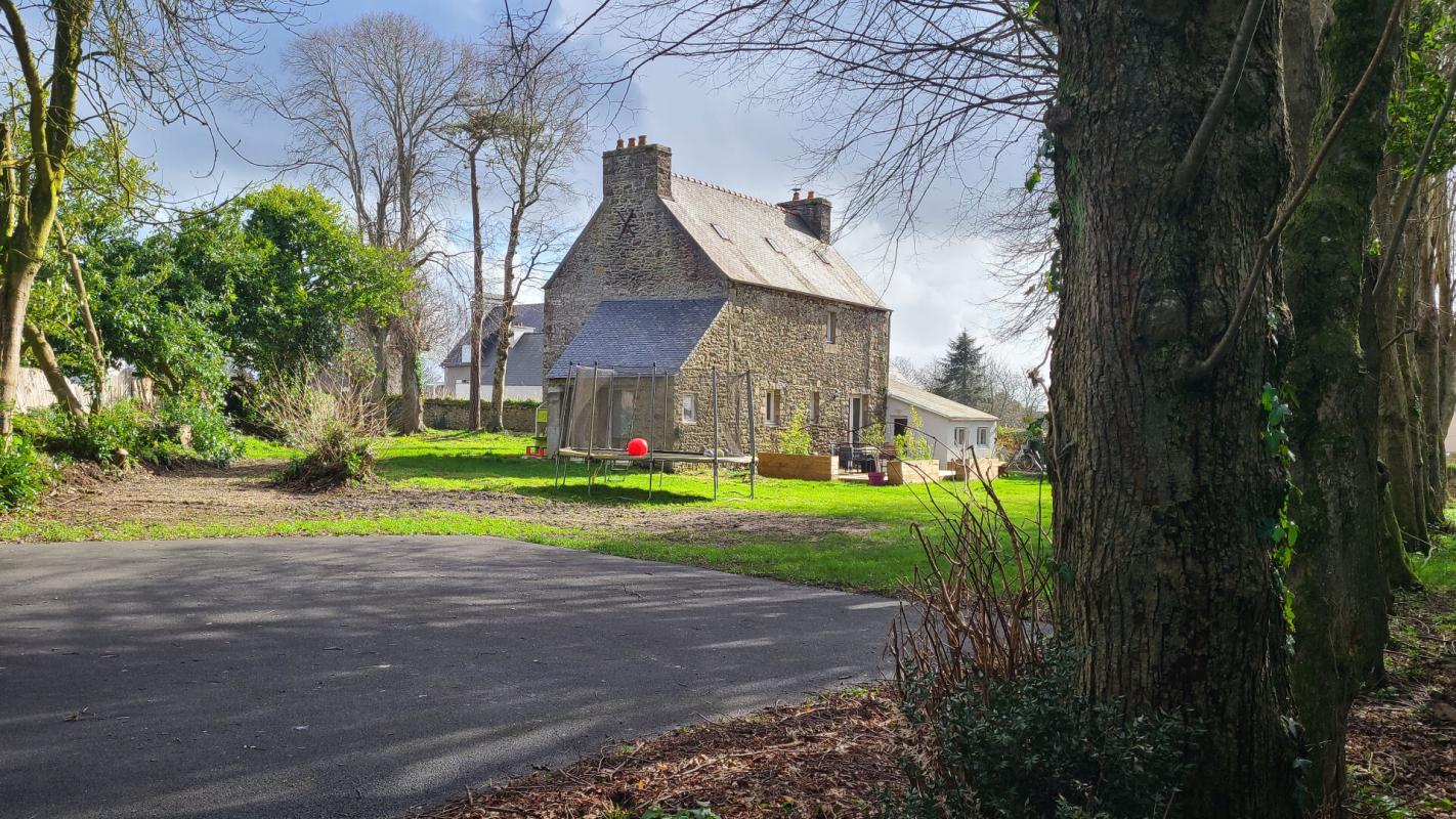 PLOUEZOC'H Maison Plouézoc'h 5 pièce(s) 124 m2 3