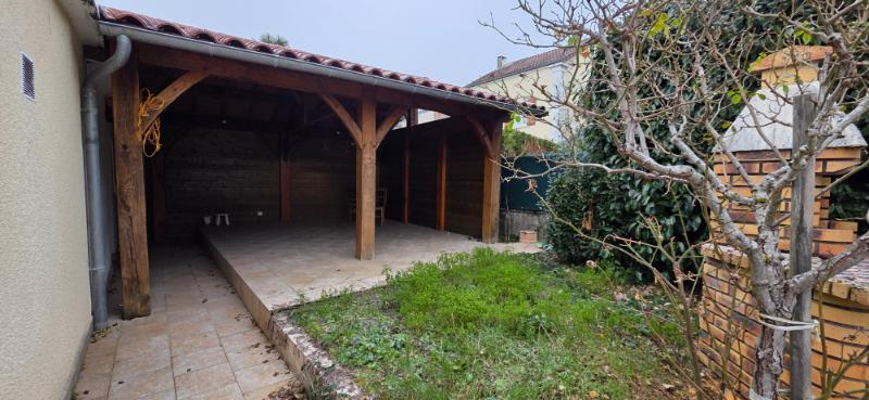 PERIGUEUX Maison de ville avec garage 10