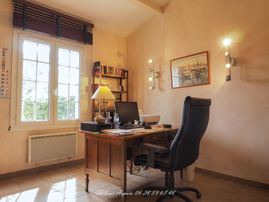 MANOSQUE Plain-pied familial au calme avec grand sous-sol, jardin et piscine - à quelques minutes de Manosque 3