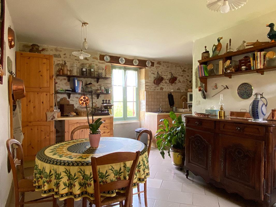 SAINT-AVIT-RIVIERE Ensemble périgourdin authentique avec deux gîtes, piscine et 5,3 hectares 12