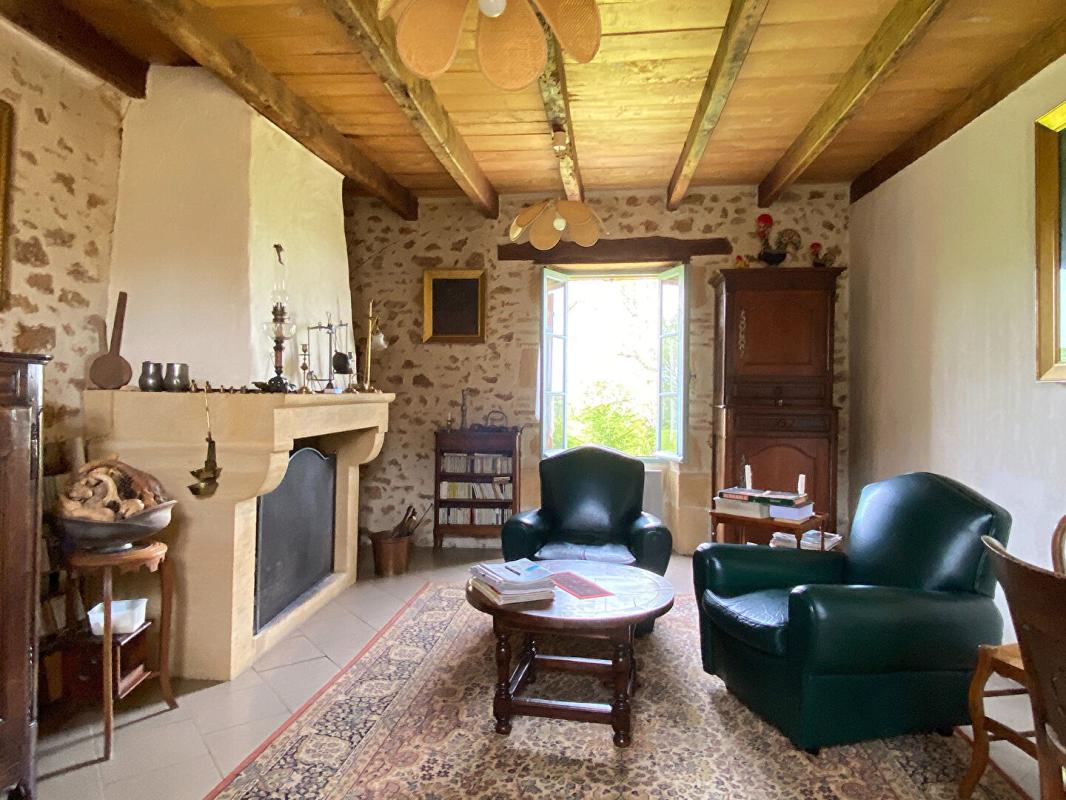 SAINT-AVIT-RIVIERE Ensemble périgourdin authentique avec deux gîtes, piscine et 5,3 hectares 13