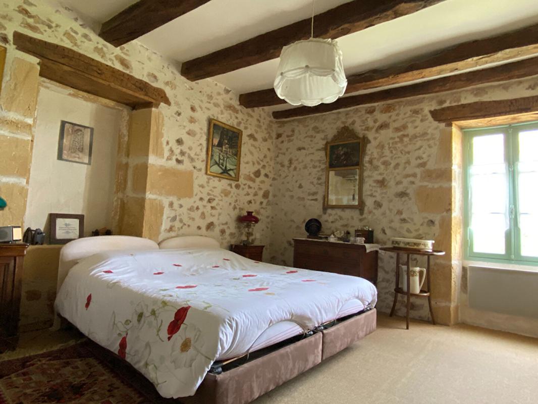 SAINT-AVIT-RIVIERE Ensemble périgourdin authentique avec deux gîtes, piscine et 5,3 hectares 14