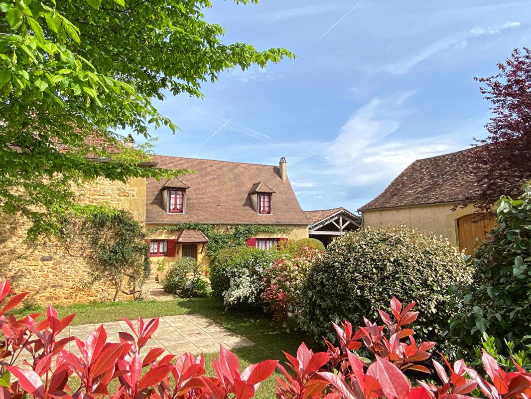 SAINT-AVIT-RIVIERE Ensemble périgourdin authentique avec deux gîtes, piscine et 5,3 hectares 18