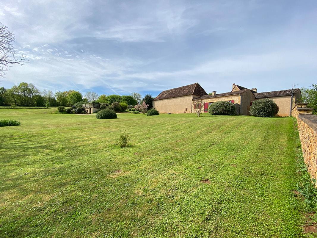 SAINT-AVIT-RIVIERE Ensemble périgourdin authentique avec deux gîtes, piscine et 5,3 hectares 4