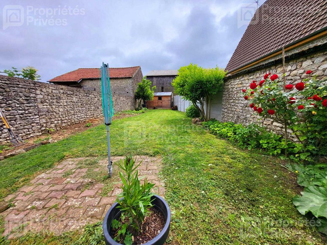 AUTRUY-SUR-JUINE Maison Autruy Sur Juine 6 pièce(s) 104 m2 18