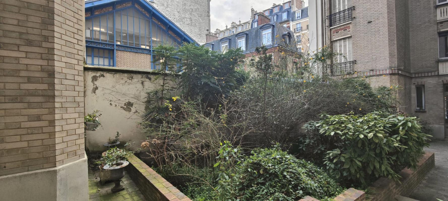 PARIS-15E-ARRONDISSEMENT Appartement  4 pièce(s) 88,69 m2 dans un bel immeuble haussmannien, quartier Convention 16