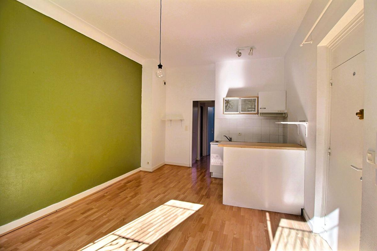 BORDEAUX T2 de 36 M² petite résidence en pierre, calme hyper-centre 3