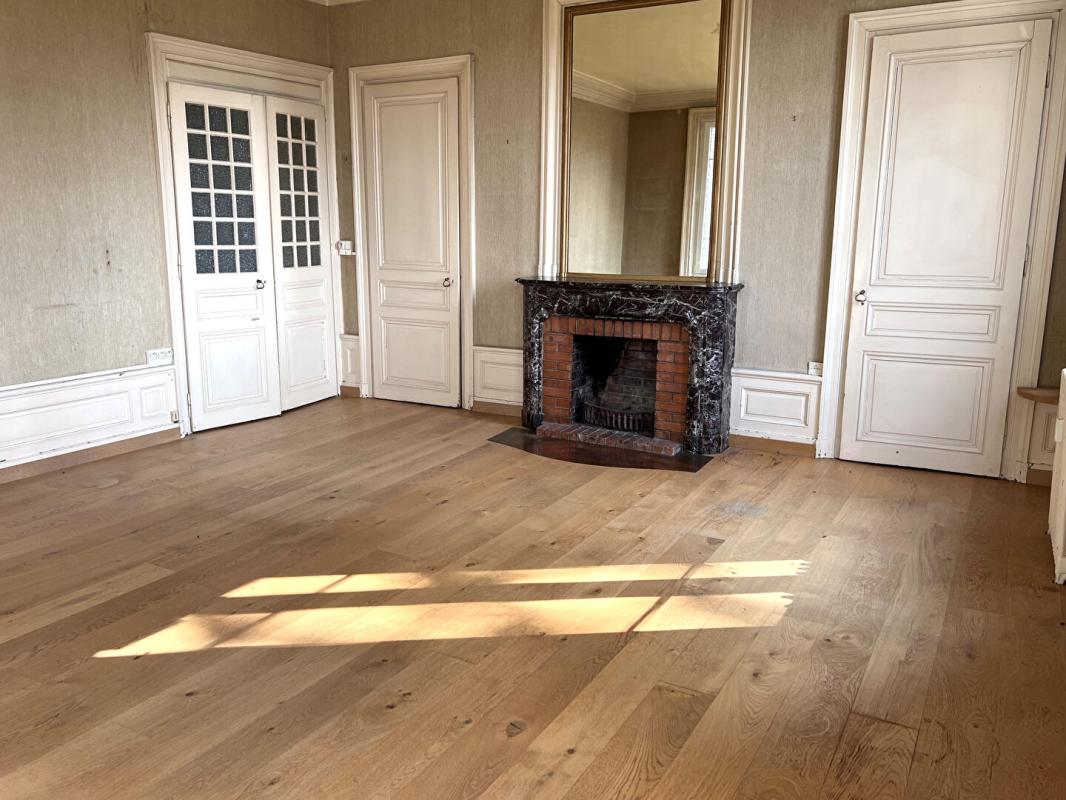 CIVRIEUX-D'AZERGUES CIVRIEUX D'AZERGUES CENTRE . Appartement 4 pièces 90.8 m2 avec place de stationnement au calme 1