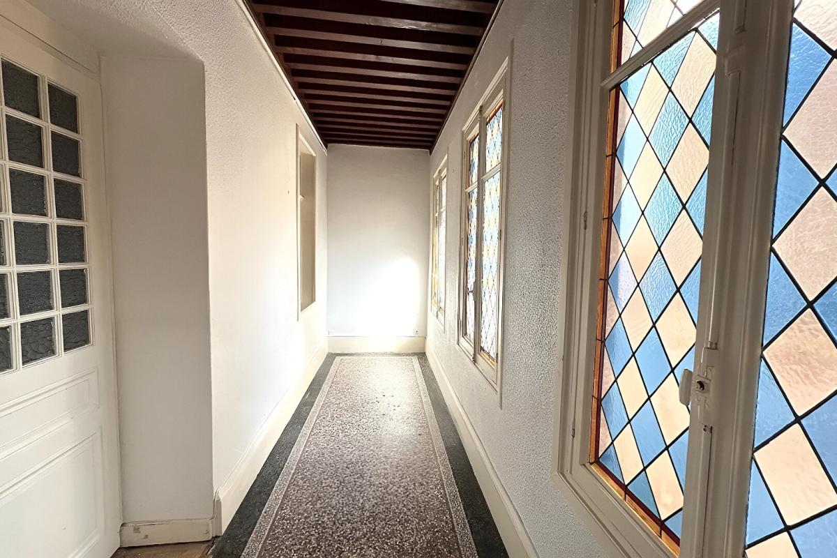 CIVRIEUX-D'AZERGUES CIVRIEUX D'AZERGUES CENTRE . Appartement 4 pièces 90.8 m2 avec place de stationnement au calme 9