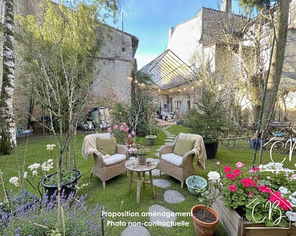 AIGRE Aigre 16140 - En centre-ville - Maison de caractère avec jardin, garage et fort potentiel 13