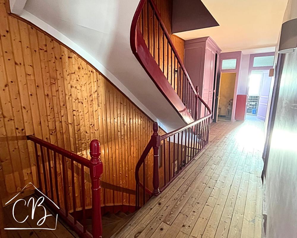 AIGRE Aigre 16140 - En centre-ville - Maison de caractère avec jardin, garage et fort potentiel 9