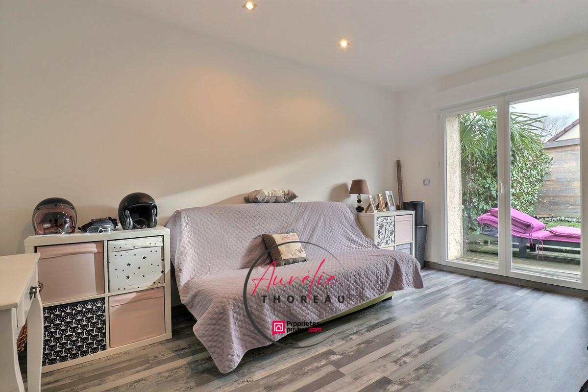 COURCY-AUX-LOGES Maison de plain pied sur terrain clos 12