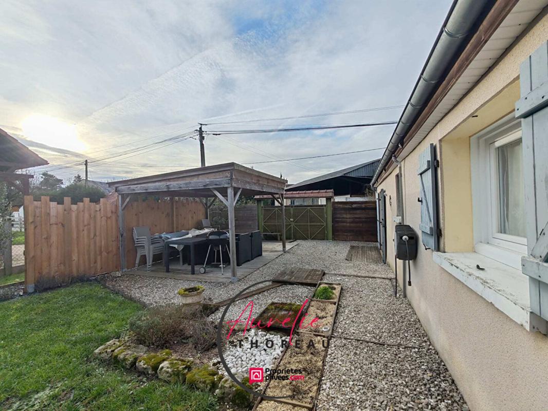 COURCY-AUX-LOGES Maison de plain pied sur terrain clos 13