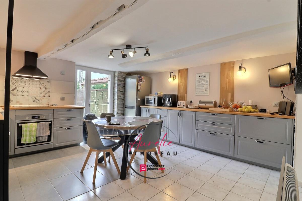 COURCY-AUX-LOGES Maison de plain pied sur terrain clos 8